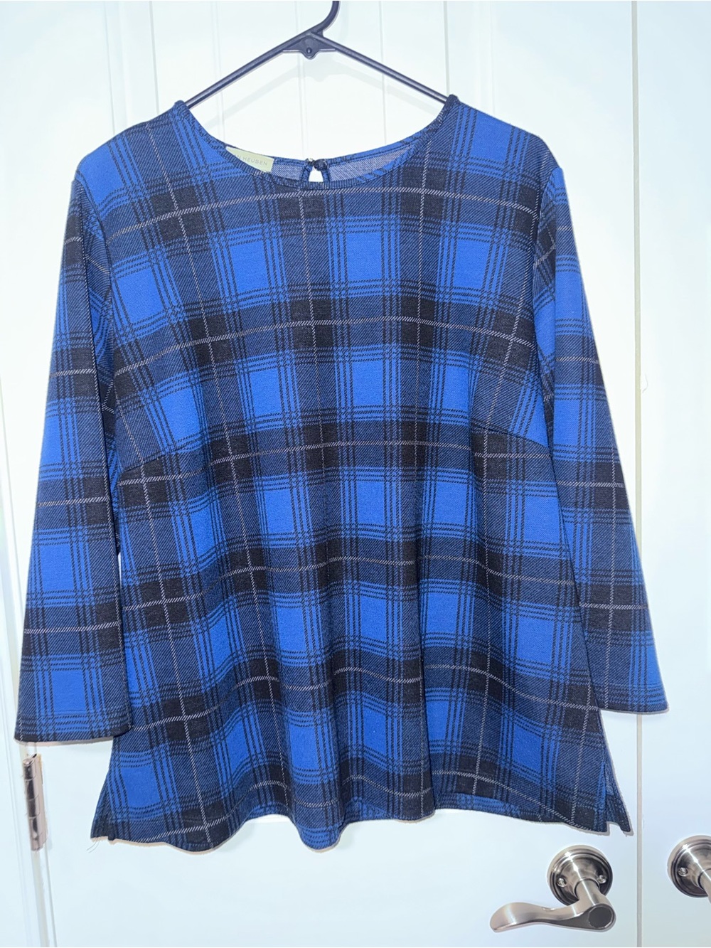 Van Heusen Women’s Blue Plaid Long-Sleeve Top